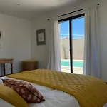 Вилла D'architecte, 12 Personnes, Avec Piscine Faugeres (Herault)