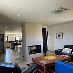 D'architecte, 12 Personnes, Avec Piscine Faugeres (Herault)