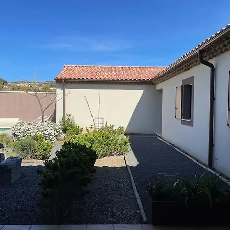 Villa D'architecte: Elegant 12-person Retreat With Pool Faugeres (Herault)