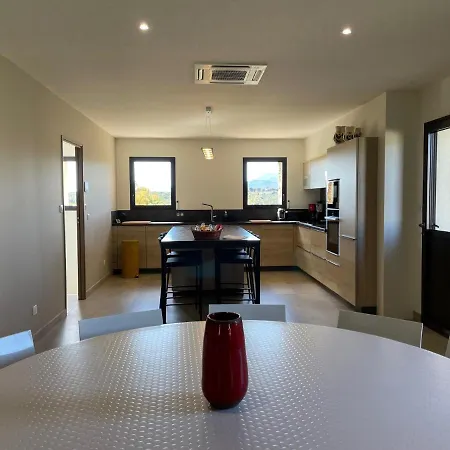 D'architecte: Elegant 12-person Retreat With Pool Villa Faugeres (Herault)