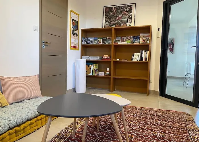 D'architecte, 12 Personnes, Avec Piscine فيلة *