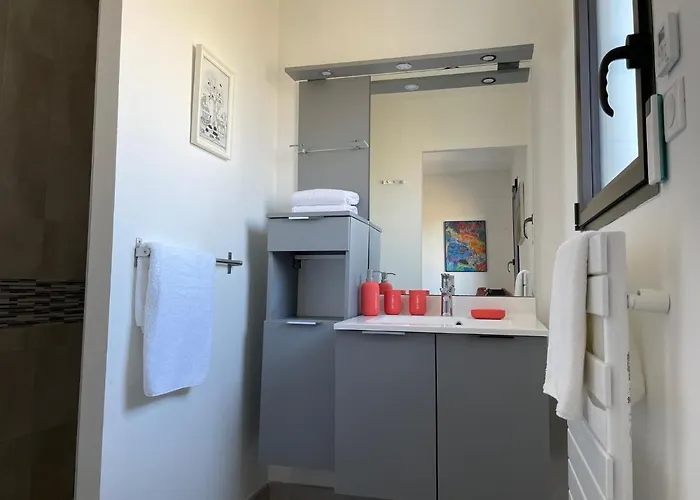 D'architecte, 12 Personnes, Avec Piscine فيلة Faugères