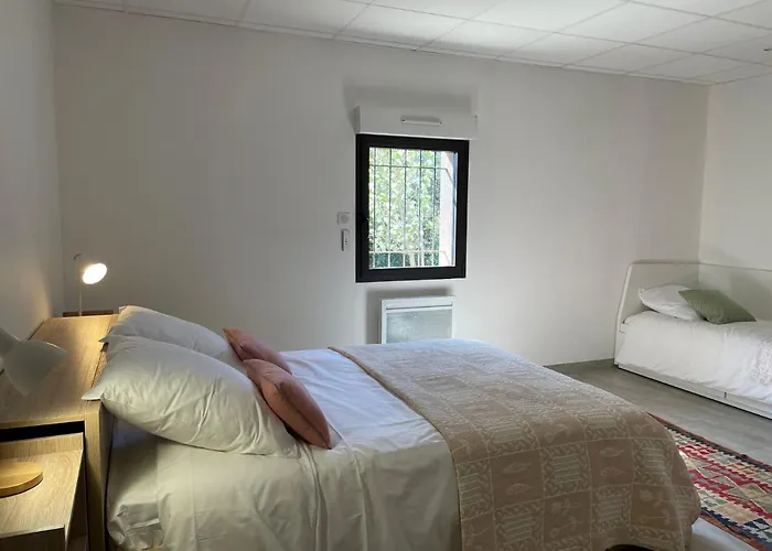 D'architecte, 12 Personnes, Avec Piscine فيلة