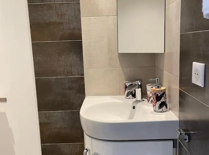 D'architecte, 12 Personnes, Avec Piscine * Faugères